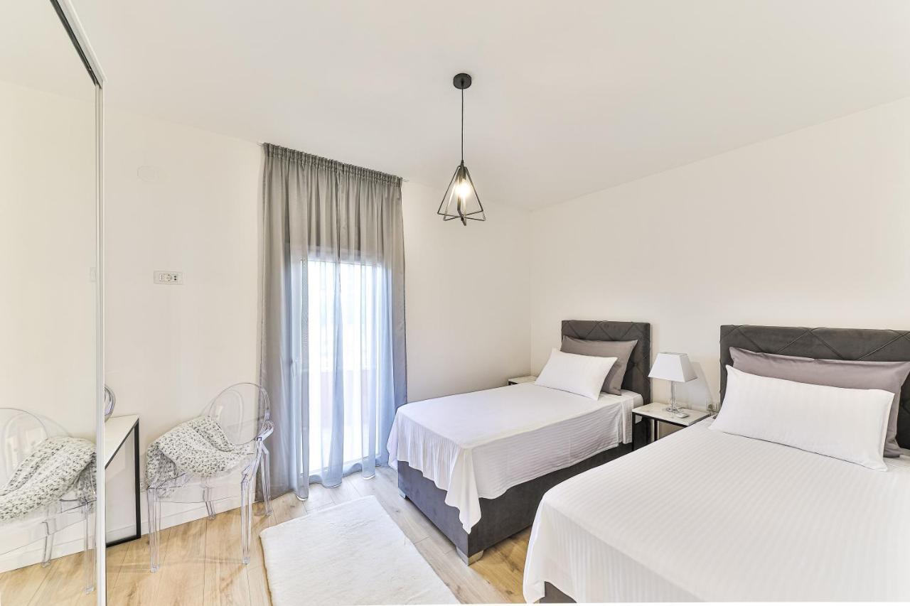Apartmani Ana Kaštela Exterior foto