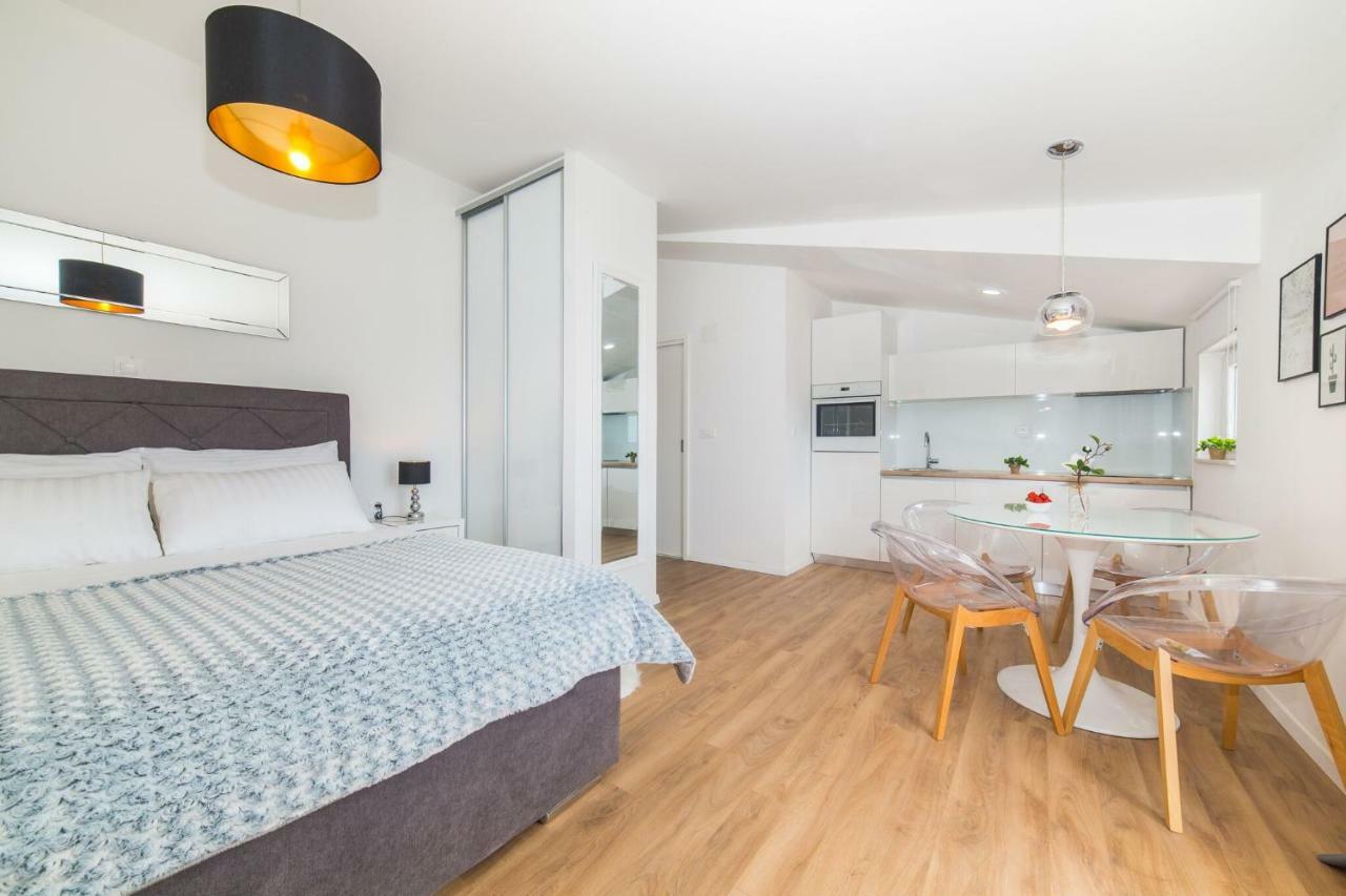 Apartmani Ana Kaštela Exterior foto